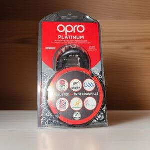 Opro Platinum Mouthguard in Black and Red